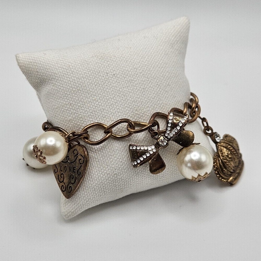 VINTAGE Gold Tone Charm Bracelet Faux Pearl Bow Crown Rose Flower - Picture 2 of 7